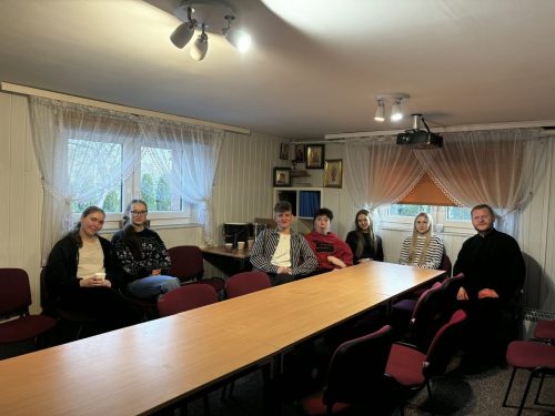 att.pKFF9WLkuKbR V9B8Iggkrv10VZF5DJ5JKRzLbiuUGg